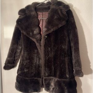 Vintage Fake Fur Coat. Does Not See Size. Look at Pictures for Measurements